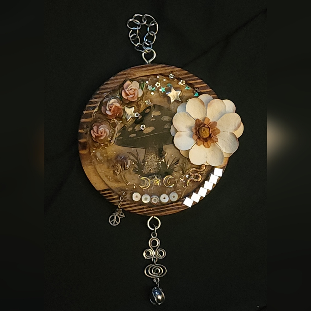Woodround with Mushroom&Floral Theme